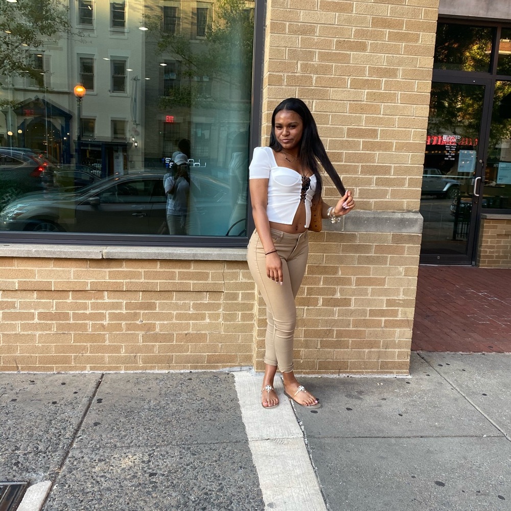 Meet your Posher, Laila